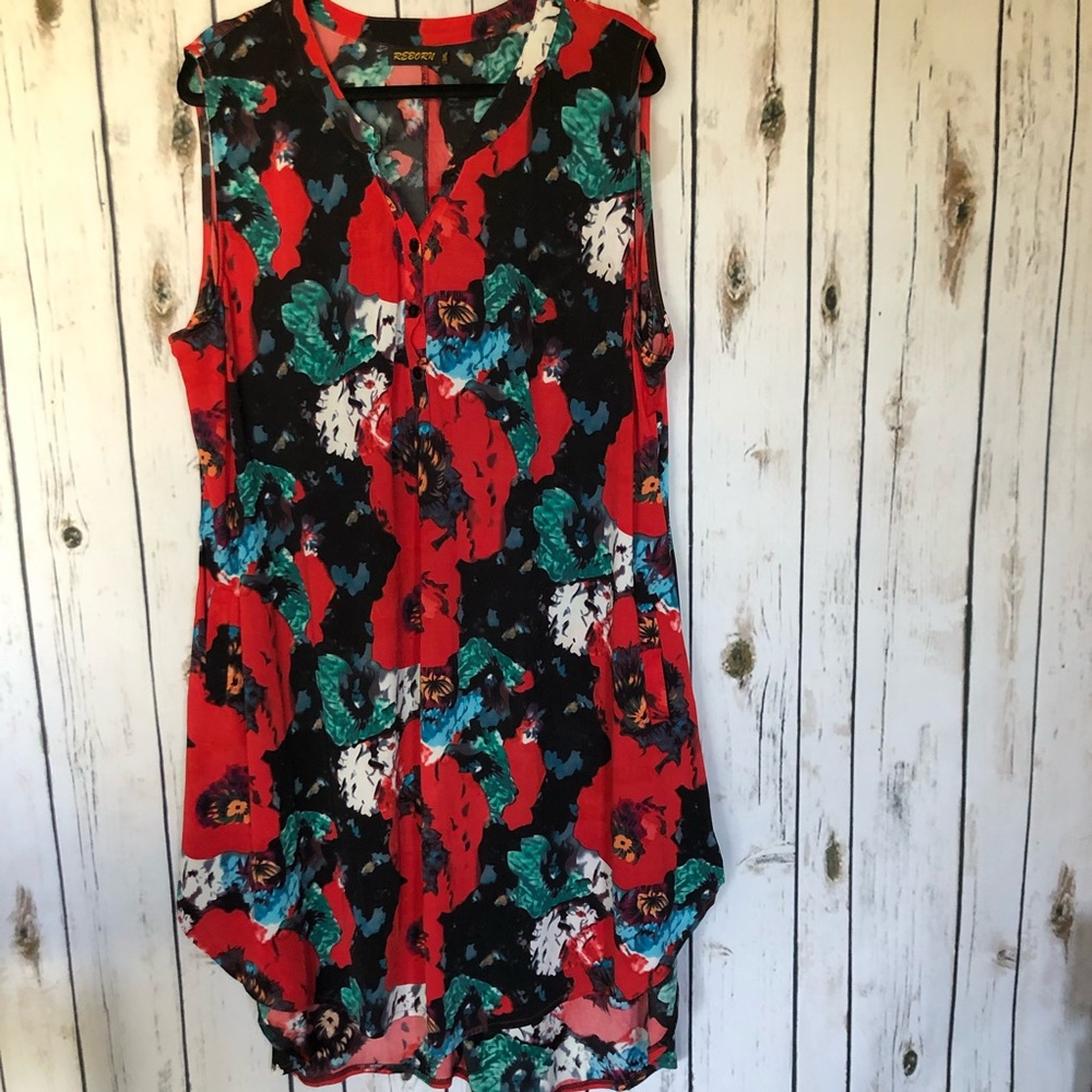 BNWOT- Plus Sleeveless Tunic WITH POCKETS!!!
